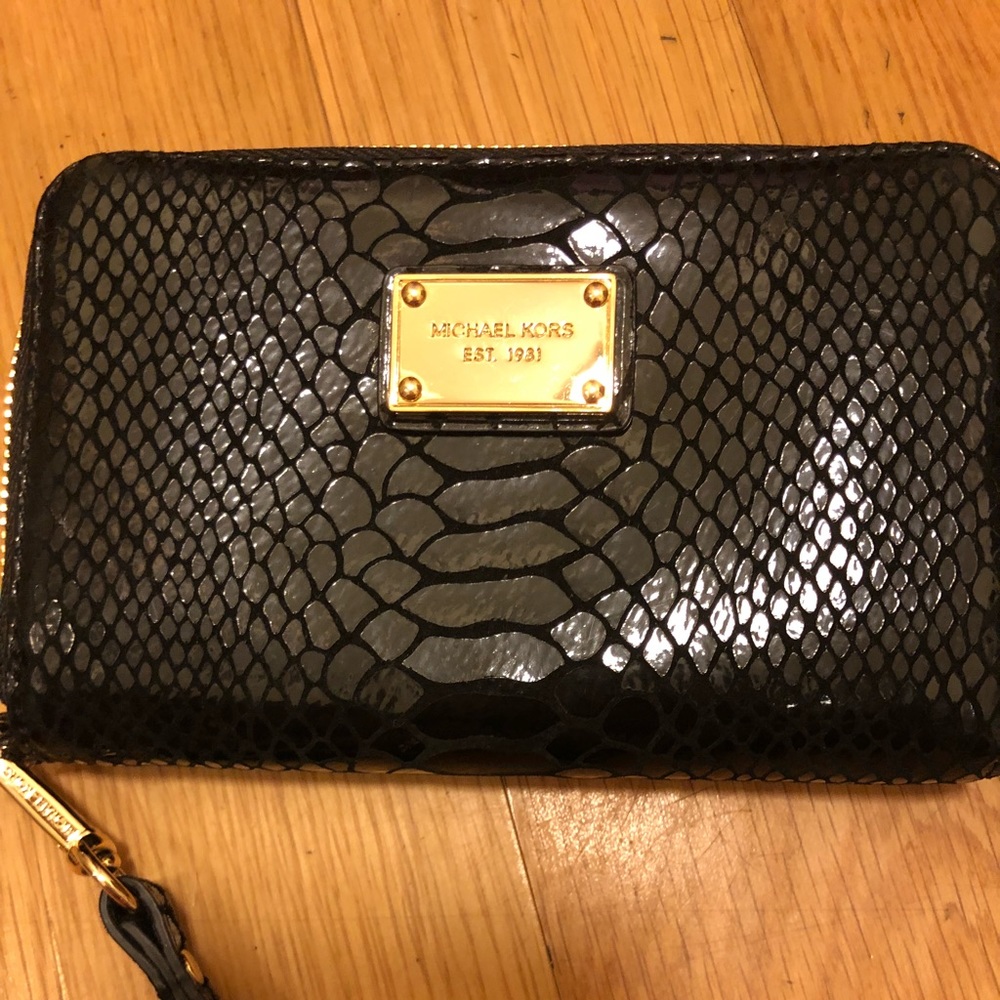 Michael Kors wristlet
